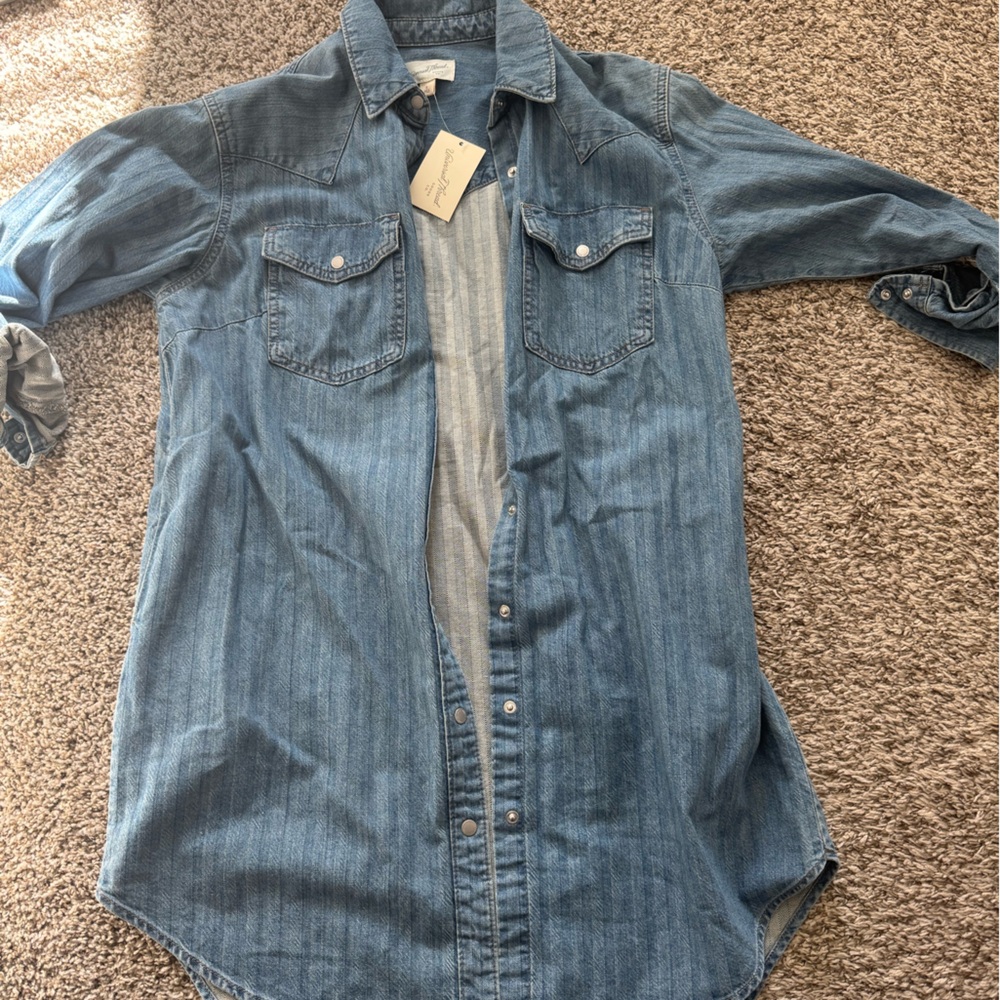 Universal Thread Women's Denim Snap-Front Jacket in Light Blue